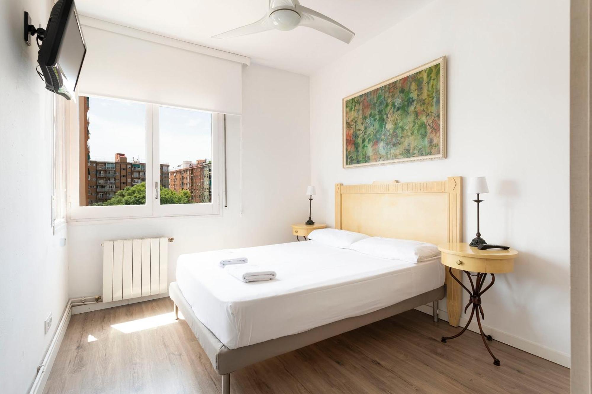 Cozy Apartment Near Fira Gran Via With Ac L'Hospitalet de Llobregat Exteriör bild