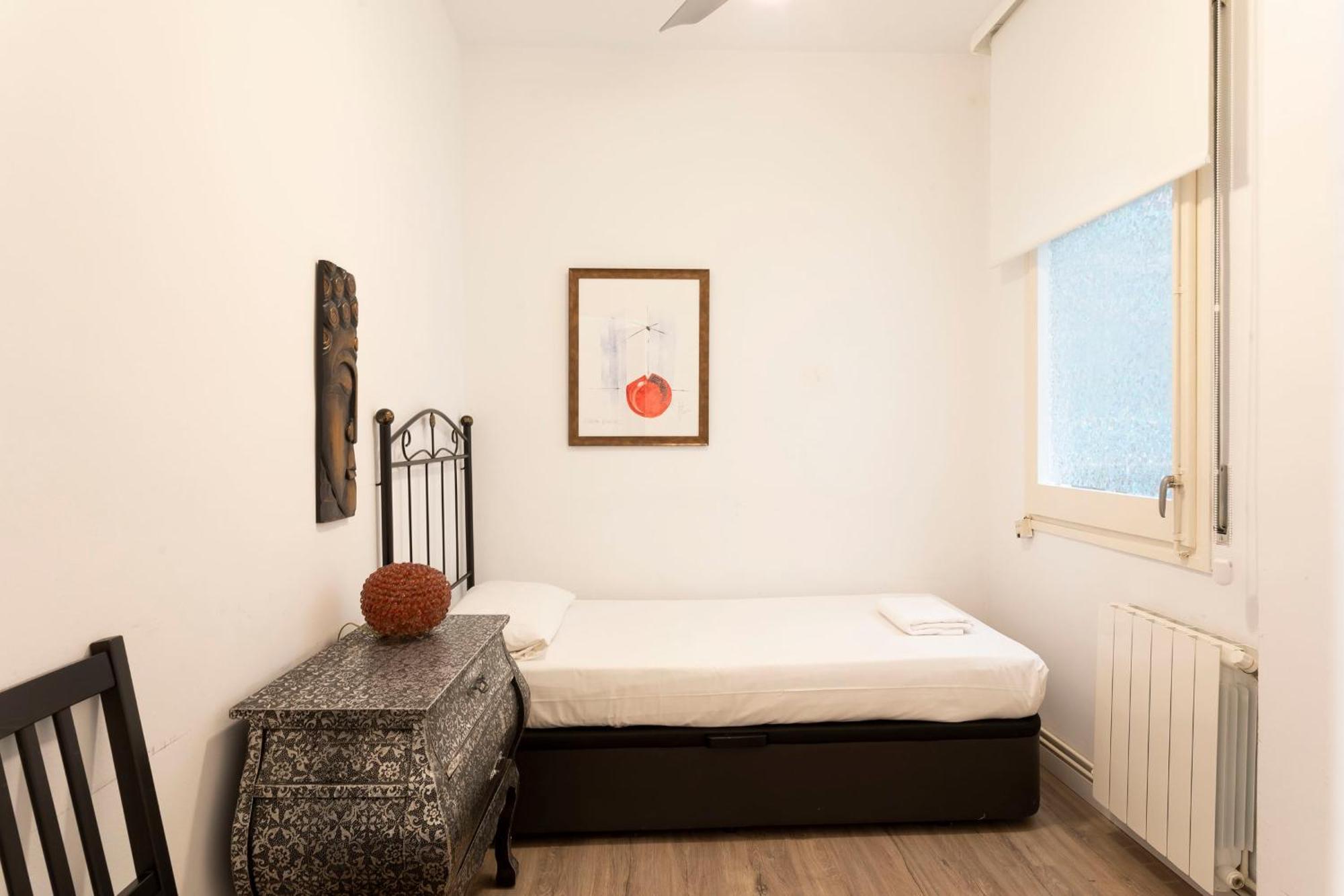 Cozy Apartment Near Fira Gran Via With Ac L'Hospitalet de Llobregat Exteriör bild