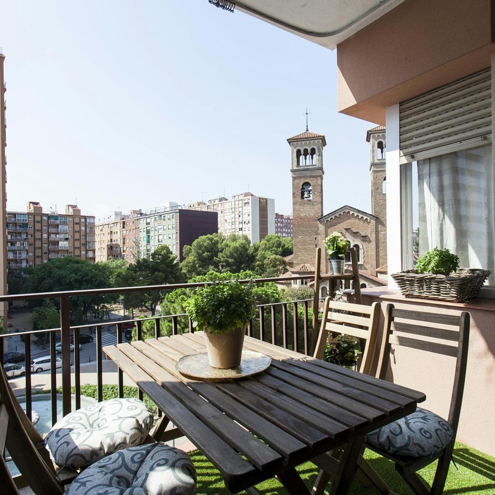 Cozy Apartment Near Fira Gran Via With Ac L'Hospitalet de Llobregat Exteriör bild